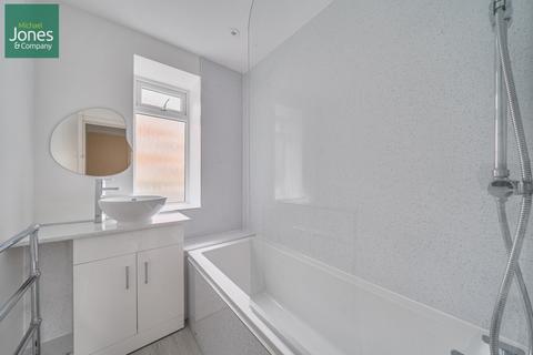 2 bedroom flat to rent, Winchelsea Gardens, Worthing, West Sussex, BN11