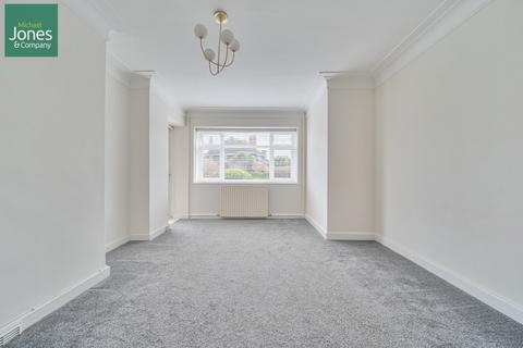2 bedroom flat to rent, Winchelsea Gardens, Worthing, West Sussex, BN11