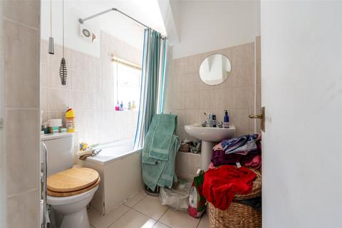 1 bedroom flat for sale, Warwick Road, Worthing, West Sussex, BN11