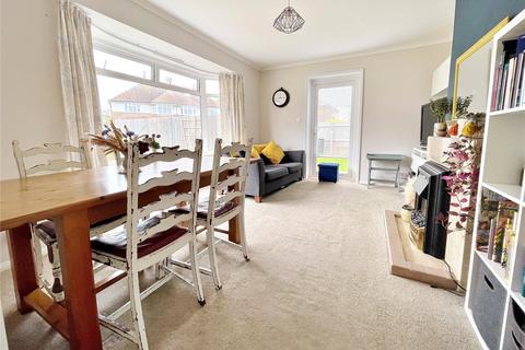 18 Chesham Close, Goring By Sea, Worthing, BN12 4BJ