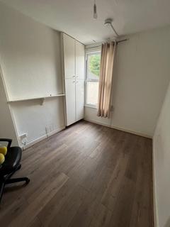 2 bedroom flat to rent, High Road Leytonstone, East London
