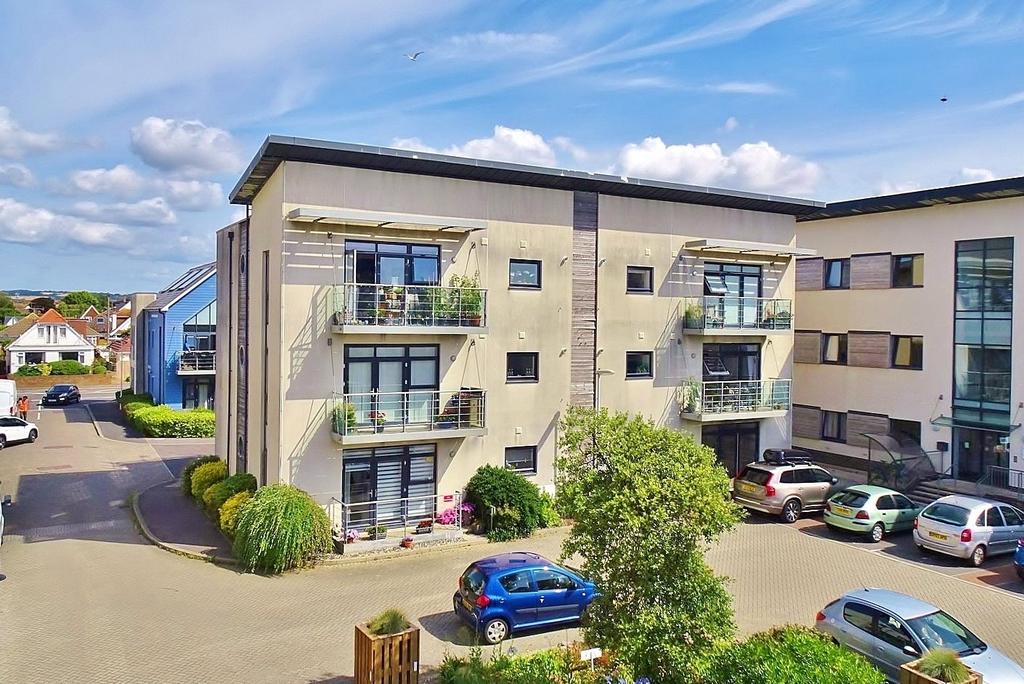 The Waterfront, Goring-by-sea 2 Bed Flat - £325,000