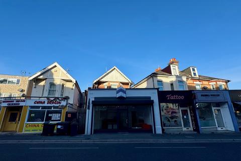 3 bedroom flat to rent, Christchurch Road, Bournemouth BH7