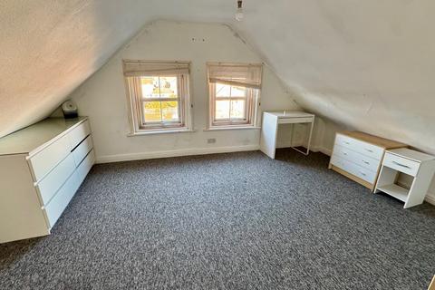 3 bedroom flat to rent, Christchurch Road, Bournemouth BH7