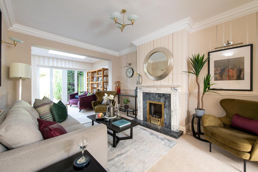 Maidenhead Road, StratforduponAvon, Warwickshire, CV37. 4 bed