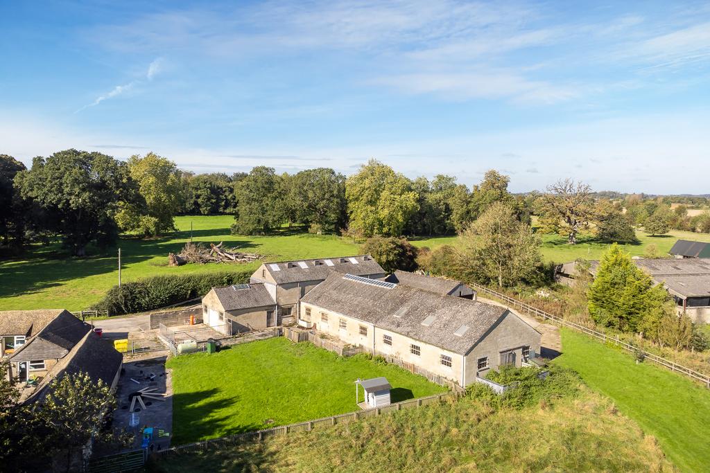 Upton GL8 4 bed detached house for sale £650,000