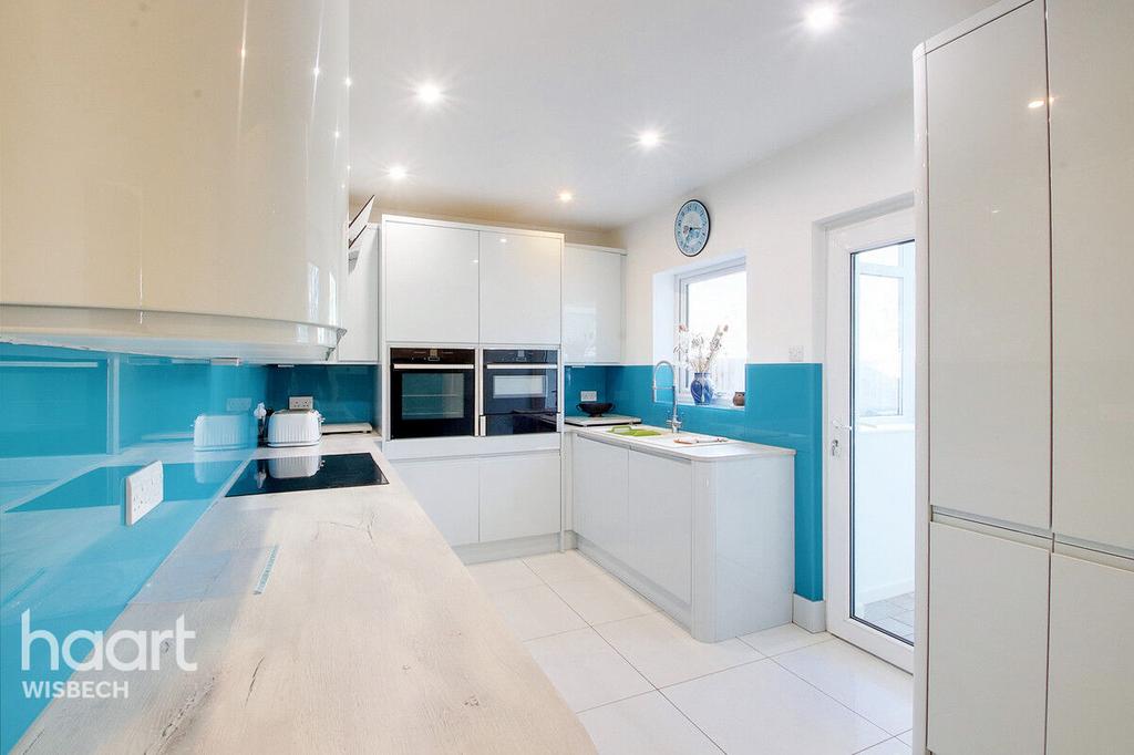 Sutton Road, Wisbech 3 bed detached bungalow for sale £300,000