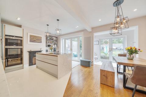 6 Wharncliffe Gardens, London, SE25 6DQ
