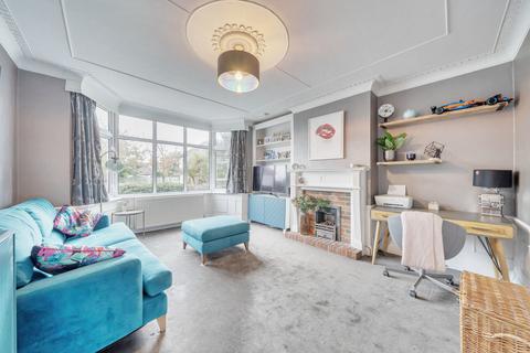 6 Wharncliffe Gardens, London, SE25 6DQ