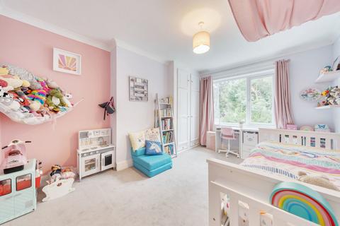 6 Wharncliffe Gardens, London, SE25 6DQ