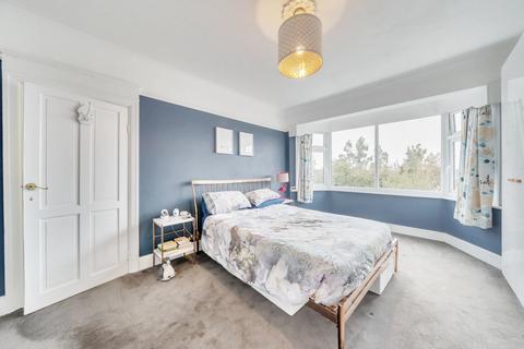 6 Wharncliffe Gardens, London, SE25 6DQ