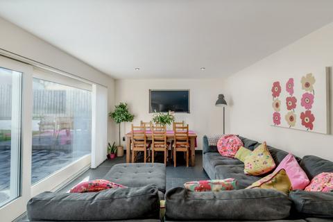 6 bedroom detached house for sale, 9 Kirkhill Terrace, Gorebridge, EH23 4LL