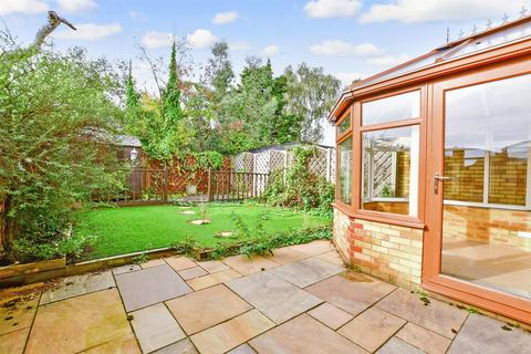 3 bedroom semi-detached house for sale - Pout Road, Snodland, Kent