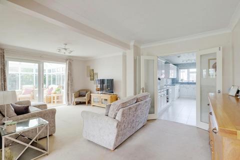 4 bedroom detached house for sale, Warwick Road, Rayleigh, SS6