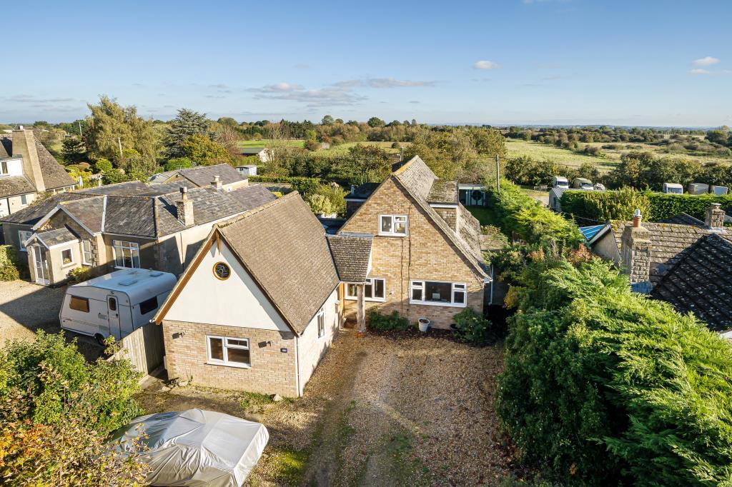 Brize Norton Road, Witney, OX29 4 bed detached house for sale £725,000