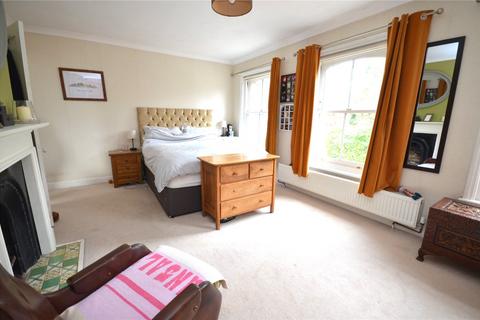 3 bedroom end of terrace house for sale, Upper Weybourne Lane, Farnham, GU9