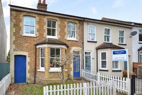 3 bedroom end of terrace house for sale, Upper Weybourne Lane, Farnham, GU9