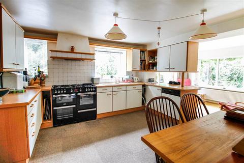 4 bedroom detached house for sale, Castle Street, Rhuddlan