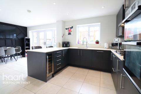 4 bedroom detached house for sale, Tithebarn Drive, Overseal, Swadlincote