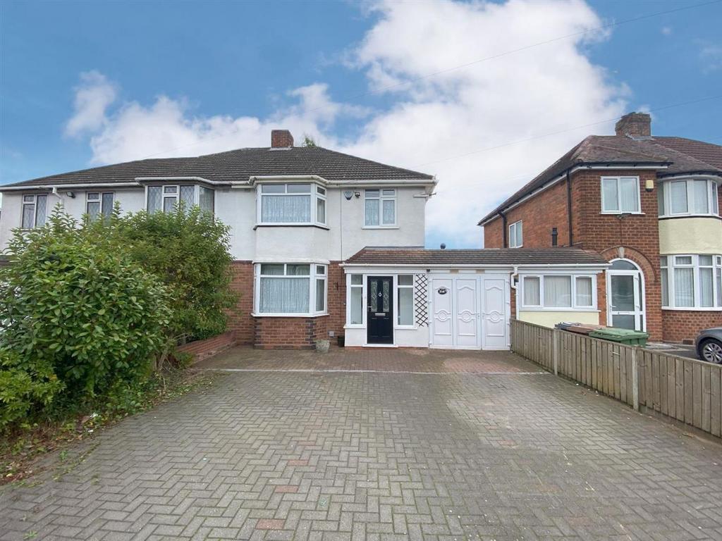 Hobs Moat Road, Solihull B92 3 bed semidetached house for sale £325,000