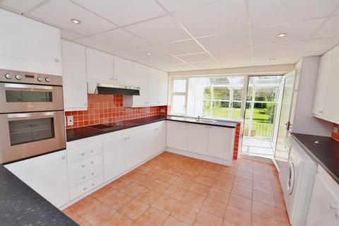 36 Ascot Road, Broadstone, BH18 9EZ