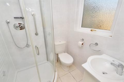 36 Ascot Road, Broadstone, BH18 9EZ