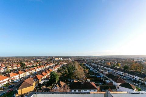 1 bedroom apartment for sale, Yeatman Court, Cherry Tree Road, Watford, Hertfordshire, WD24