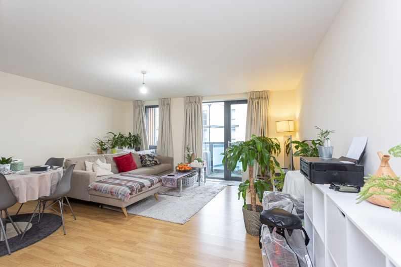 charcot-avenue-colindale-london-nw9-2-bed-flat-2-167-pcm-500-pw