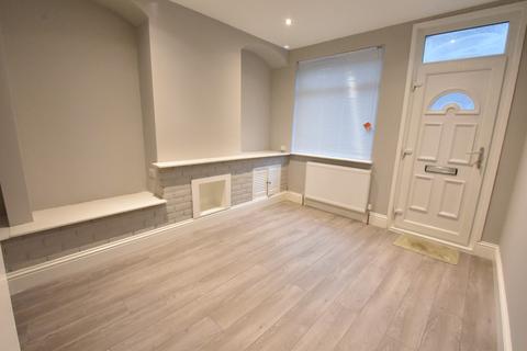 2 bedroom terraced house to rent, Tavistock Crescent, Luton, Bedfordshire, LU1 3UP