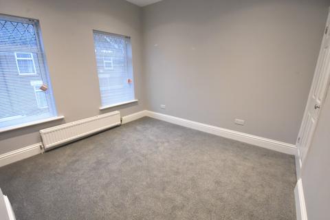 2 bedroom terraced house to rent, Tavistock Crescent, Luton, Bedfordshire, LU1 3UP