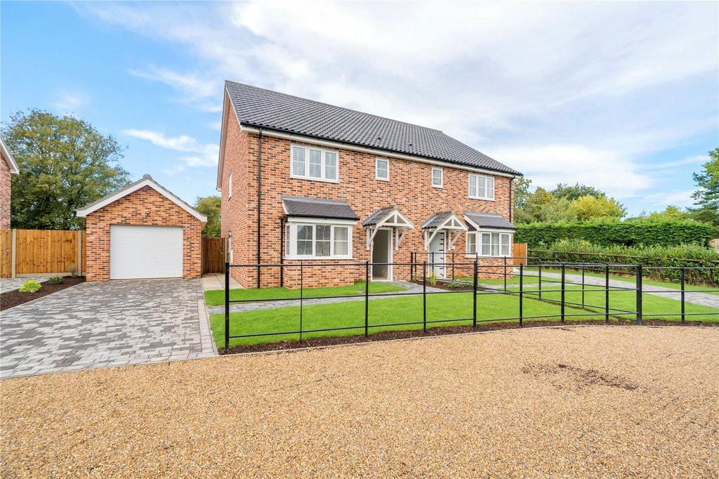 Grange Road, Wickham Skeith, Eye, Suffolk, IP23 3 bed semidetached