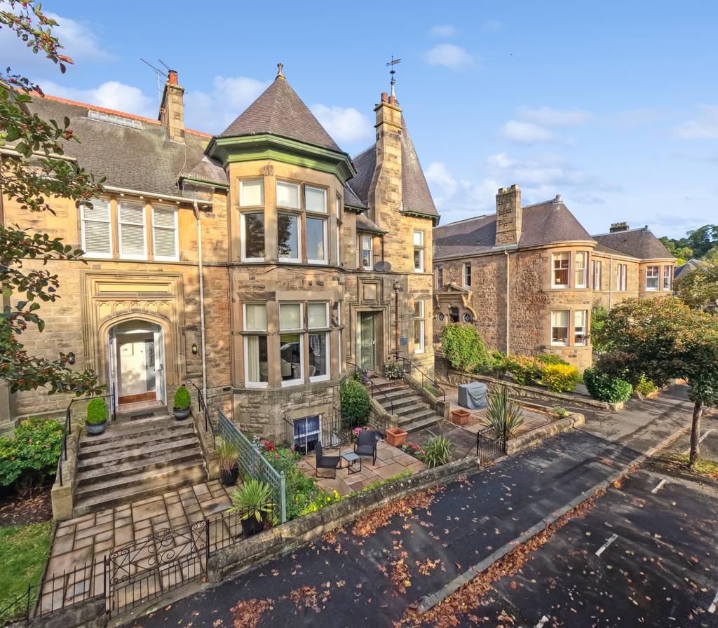 Victoria Square, King's Park, Stirling, Stirlingshire, FK8 2RB 2 bed