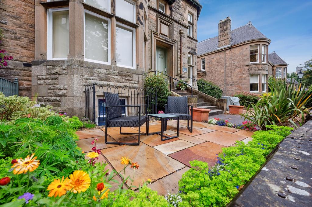 Victoria Square, King's Park, Stirling, Stirlingshire, FK8 2RB 2 bed
