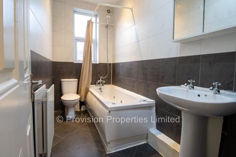 5 bedroom terraced house to rent, Ashville Terrace, Hyde Park LS6