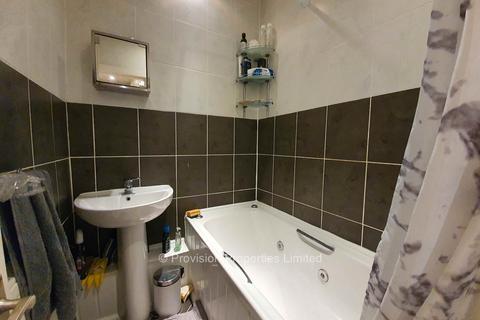 5 bedroom terraced house to rent, Royal Park Grove, Hyde Park LS6