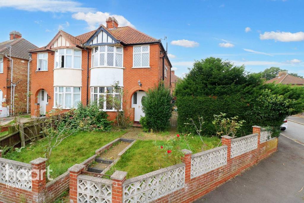 Lavenham Road, Ipswich 3 bed semidetached house for sale £290,000