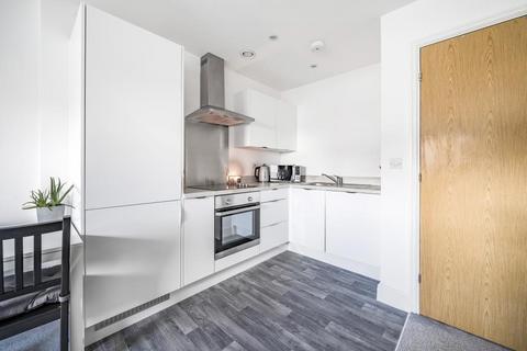 30, The Lock Apartments, 19 Fleming Way, Swindon, SN1 2NG