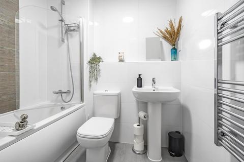 30, The Lock Apartments, 19 Fleming Way, Swindon, SN1 2NG
