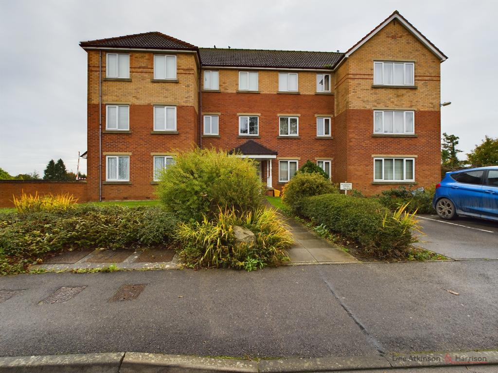Ground floor two bedroom apartment   To let