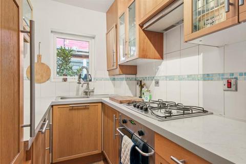 2 bedroom terraced house for sale, Oaklands Road, London NW2