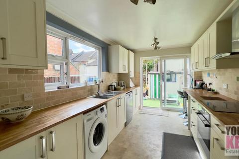 3 bedroom terraced house for sale - Ernwell road, Folkestone, Kent CT19 5NT