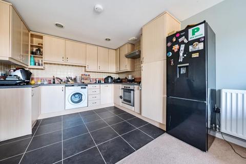 2 bedroom apartment to rent, Buckingham Road,  Audley House,  OX26