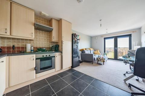 2 bedroom apartment to rent, Buckingham Road,  Audley House,  OX26