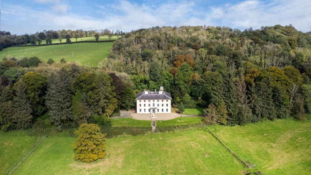 Alltyrodyn Hall, Capel Dewi, Llandysul, Ceredigion 12 bed property for