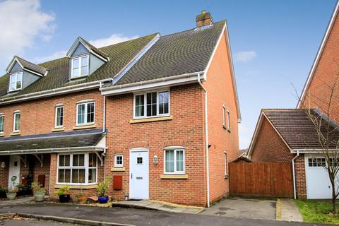 2 bedroom end of terrace house to rent, Lapwing Way, Four Marks, Alton, Hampshire, GU34