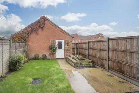 3 bedroom end of terrace house to rent, Dragonfly Lane, Cringleford
