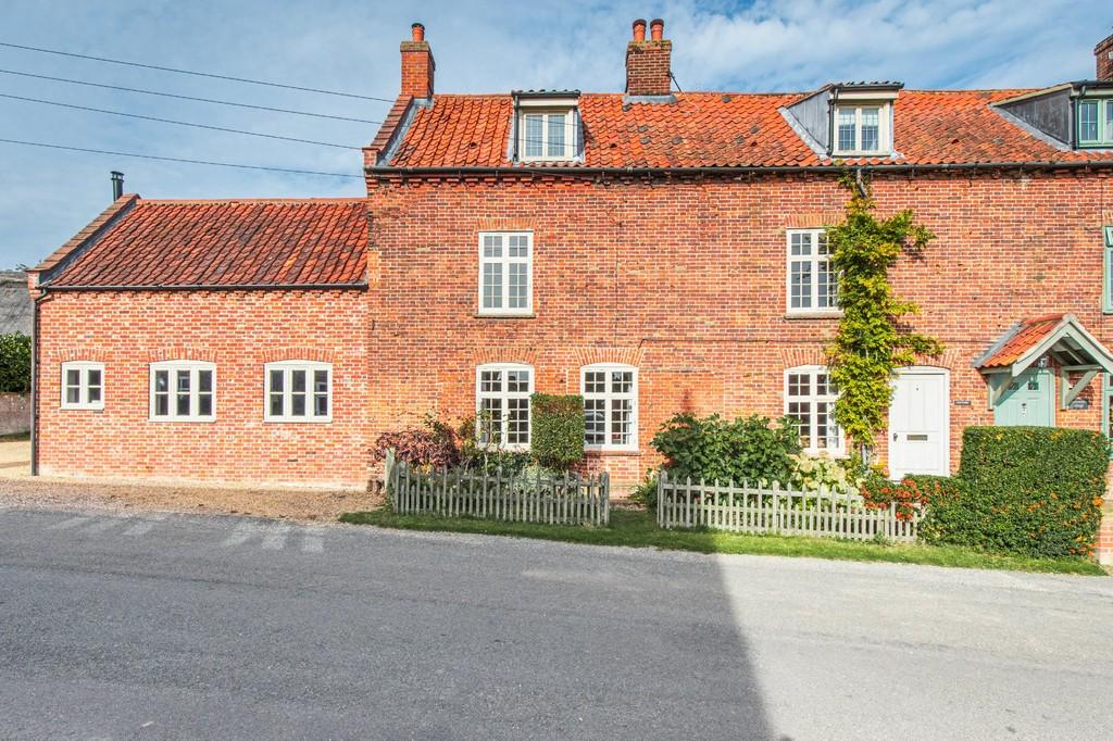 Matlaske 5 bed cottage £695,000