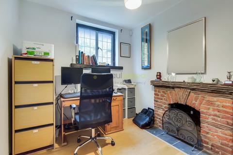 37 Dome Hill, Caterham, CR3 6EF