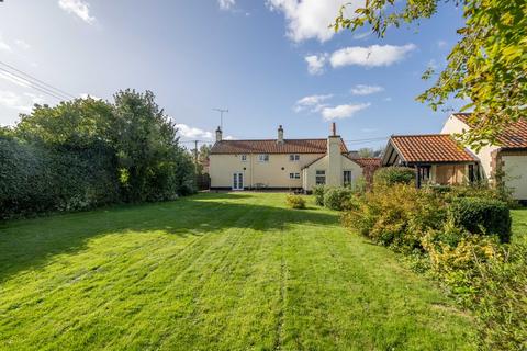 4 bedroom detached house for sale, London Street, Whissonsett