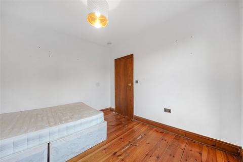 3 bedroom flat to rent, Davenant Road, Archway, London